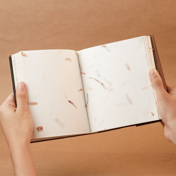 The Classic Keeper – Handmade Leather Lock Journal with Petal pages [regular]