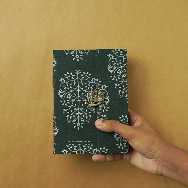 Midnight Memoir – The Story Keeper - Regular (5x7)