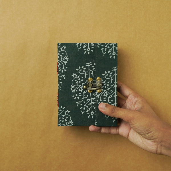 Midnight Memoir – The Story Keeper - Mini (4×6)