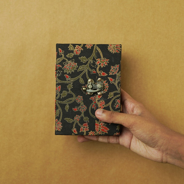 Shadow Vine – The Story Keeper - Mini (4×6)